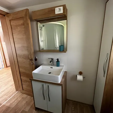 Lily C Dom wakacyjny